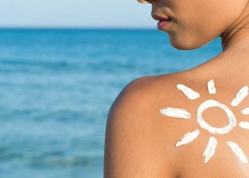 Recomiendan aplicarse protector solar cada tres horas