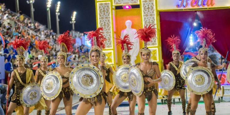 Fotos: @Carnaval Encarnaceno Oficial