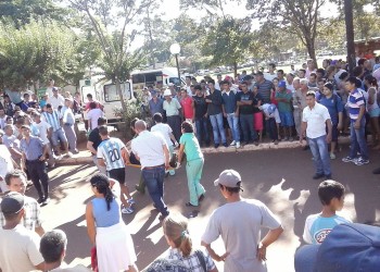 “Vi que el policía estaba arrodillado, comenzó a temblar, cayó y le empezó a salir sangre”