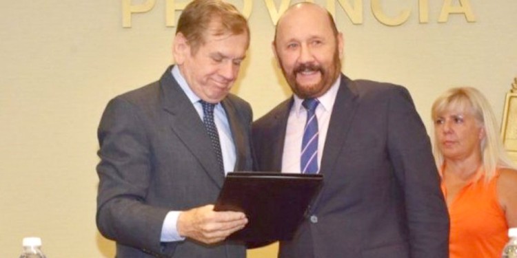 AMIGOS SON LOS AMIGOS. “Nando” De Vido y Gildo Insfrán durante un acto compartido en Formosa.