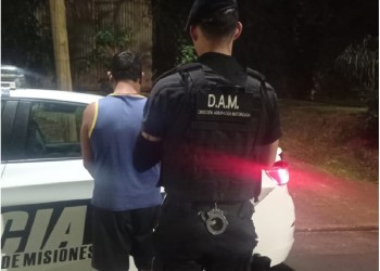 Fue detenido por exhibiciones obscenas en la vía pública