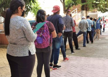 Se dispararon el empleo público y el monotributo