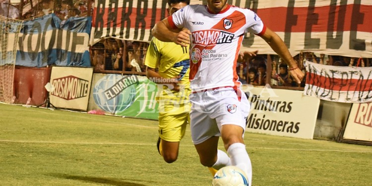 CRUZÓ LA VEREDA. “Valsa” jugó el año pasado en Guaraní, pero viene de Paraná.