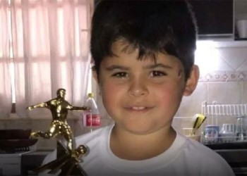 Piden colaboración para capturar a los padres que sacaron a su hijo de Córdoba