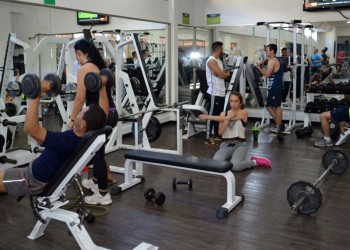 Alertan sobre dietas peligrosas, ayunos intermitentes y el uso de anabólicos