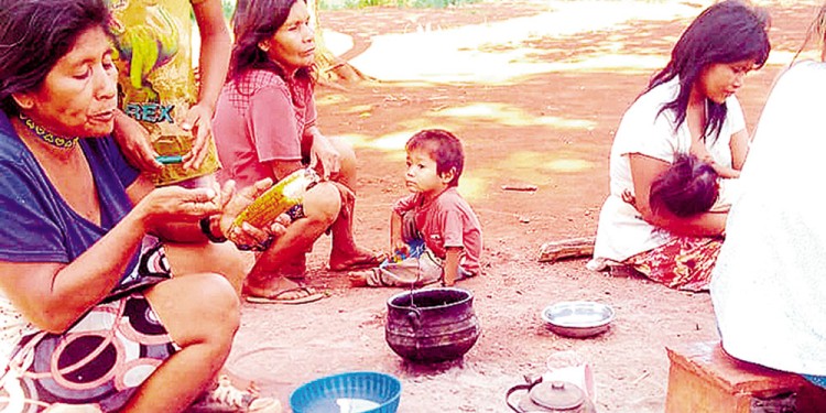 KOENJÚ. Las viviendas de esta comunidad son muy precarias.