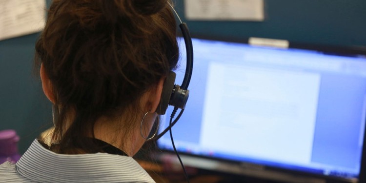 La línea 137 atiende a víctimas de violencia. Funciona las 24 horas