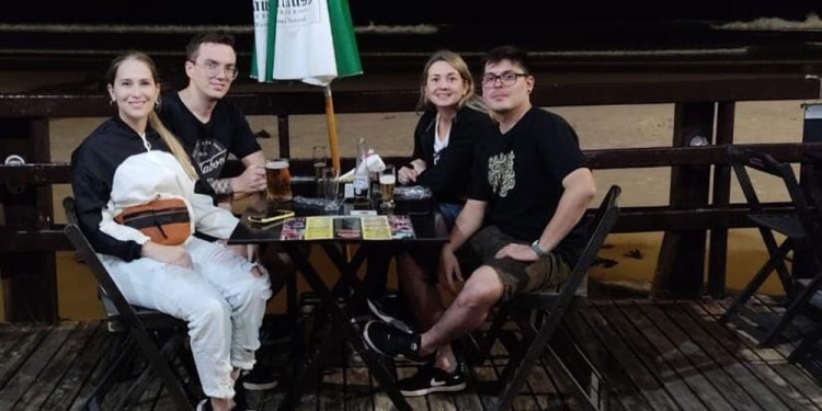 DE JARDÍN AMÉRICA A NUEVA ZELANDA. Entre amigos y parejas, diez son los jóvenes que viajarán próximamente.