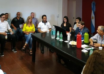 Gremios docentes de la Mesa de Diálogo acordaron un aumento salarial
