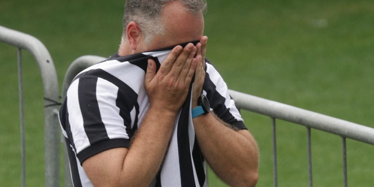 Una multitud despide a Pelé en el estadio del Santos