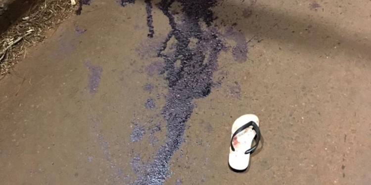 ESCENA. Sobre avenida Fechter se desplomó la víctima antes de fallecer.