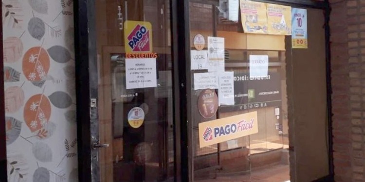 GALERÍA CAÁ YARÍ. Lugar donde está ubicado el Pago Fácil.