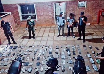 Robaron 140 placas de las tumbas del cementerio de Cerro Azul