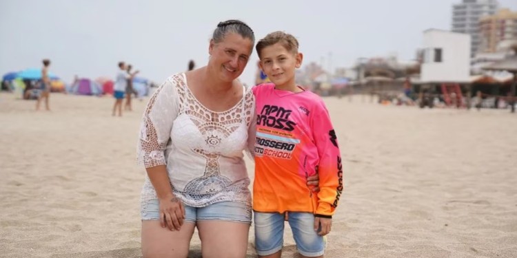 Nidia Olineka y su hijo, Alejo Bazzigalupi (Matías Arbotto). Gentileza: Infobae.