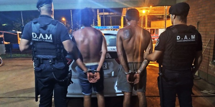 DETENIDOS. Los hermanos de 25 y 26 años fueron trasladados a la comisaría jurisdiccional a disposición del juez.
