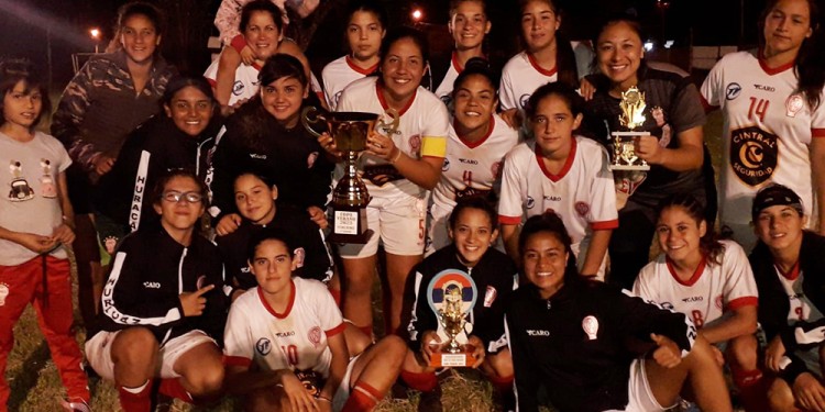 LAS MEJORES. Las chicas de Huracán llevaron su jerarquía a Oberá.