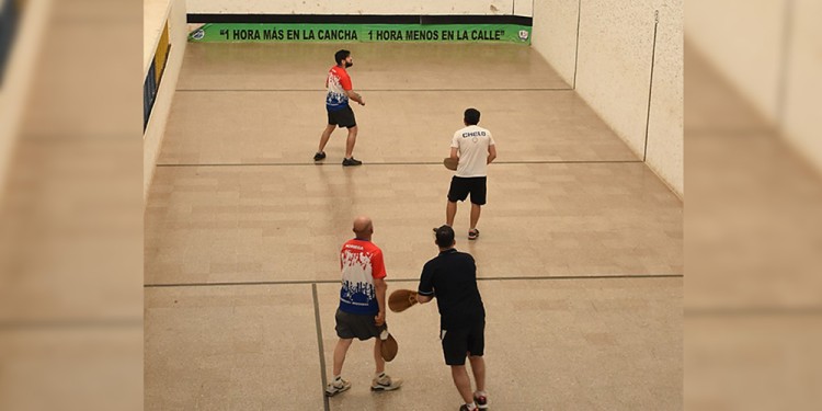 A JUGAR. Los pelotaris misioneros podrán medirse con jugadores nacionales.