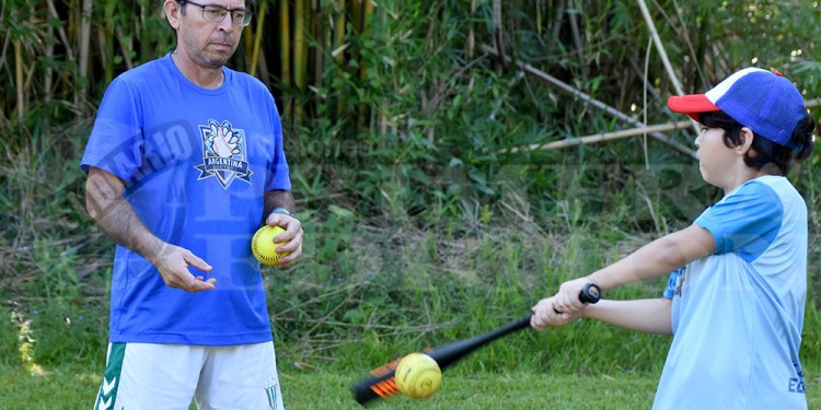 ENTRENAMIENTO. Los chicos van volviendo de a poco después de las vacaciones para retomar las prácticas.