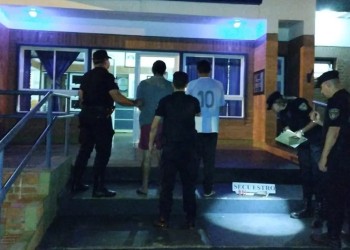 Arrestan a dos hombres cuando intentaban faenar a un búfalo