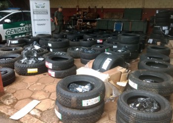 Interceptan encomiendas con cubiertas de contrabando