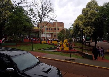 Empleados de seguridad se manifiestan frente al SAMIC Eldorado