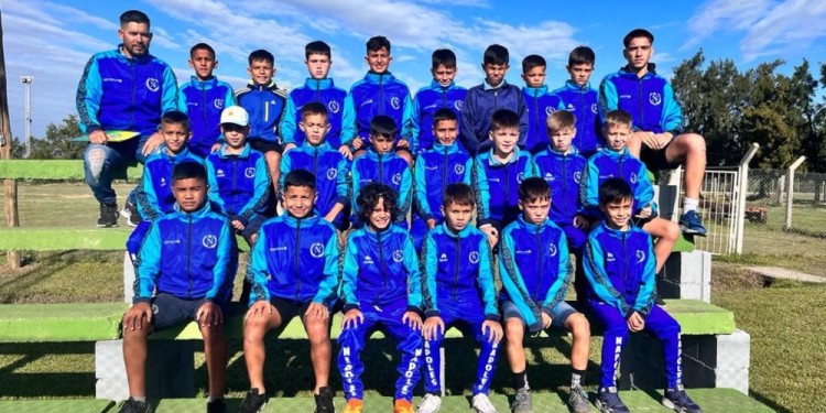 FUTURO ASEGURADO. La delegación que viajó a Tostado, en el norte de Santa Fe. Fue una experiencia inolvidable.