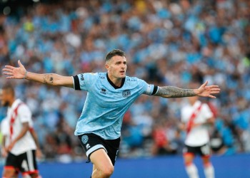 Con dos goles de Vegetti, Belgrano se impuso a River en Córdoba