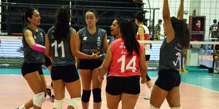 FESTEJO. Brujas Voley mantuvo la categoría en la Liga Federal A2 en su rama femenina.
