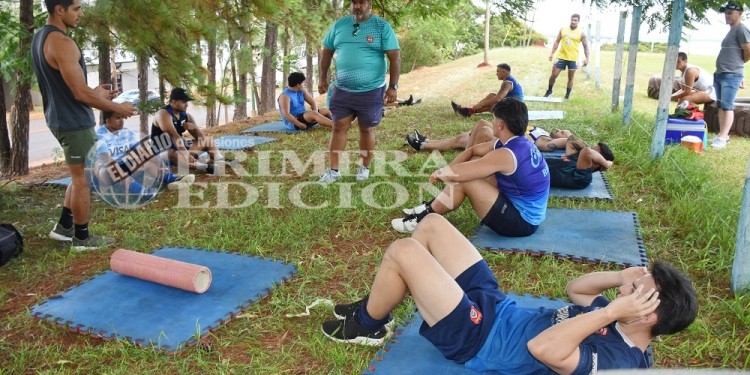 A TRABAJAR. Esteche y los players, a full en la pretemporada. “Estamos muy contentos con la conformación del equipo”, sintetizó el head coach.