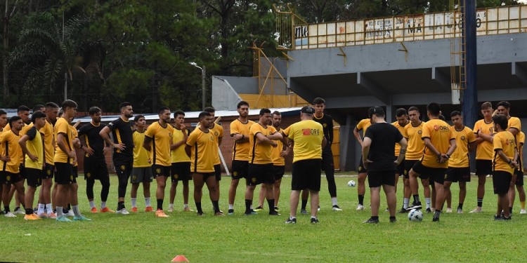 REPRESENTANTE. Crucero del Norte, el único misionero en competencia, inició días atrás la pretemporada. En los próximos días se conocerá el fixture.