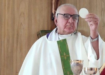 Con misa y cena, celebrarán los 82 años del padre Domingo Rendiche