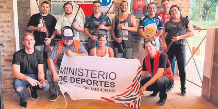PRESENTES. Tiradores de toda la provincia abrieron la temporada el finde.
