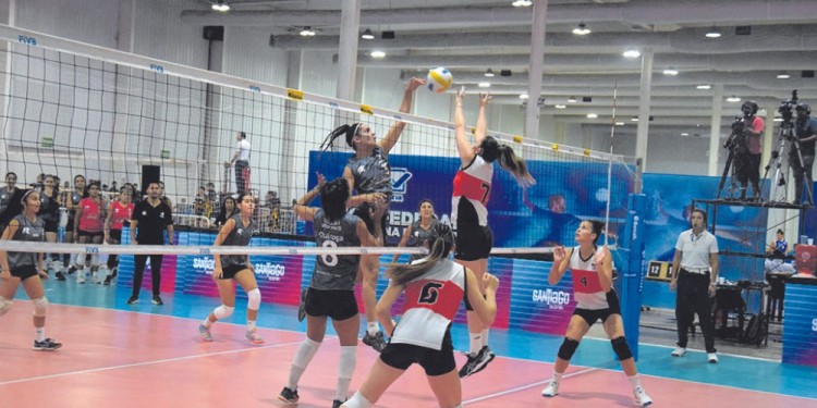 NO BAJAN LOS BRAZOS. Las posadeñas se metieron en los octavos de final.