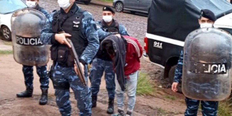 CADA VEZ MÁS CERCA DEL JUICIO. El tarefero Andrés “Koki” Texeira tras ser capturado por la policía.