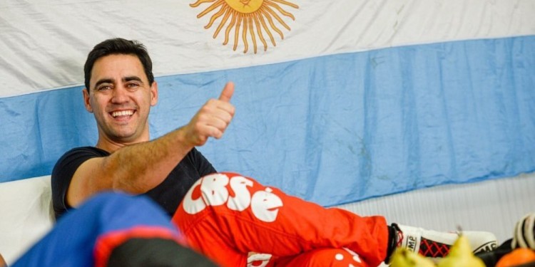 TODO OK. El obereño Okulovich volverá a la máxima categoría y ayer ya realizó varios giros para probar su auto.