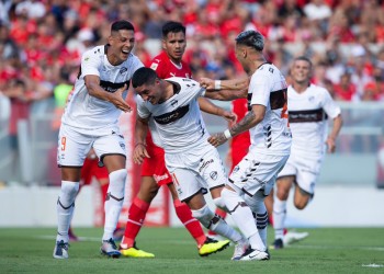 Platense dio la sorpresa y derrotó a independiente en Avellaneda