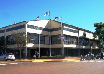 Vecinos de Jardín América se movilizaron por el “pésimo servicio” de agua potable