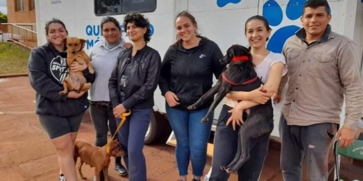 COMPROMISO. El grupo sin fines de lucro trabaja en los barrios de Oberá y cuenta con el apoyo de colaboradores./ Foto gentileza Galdys Acuña