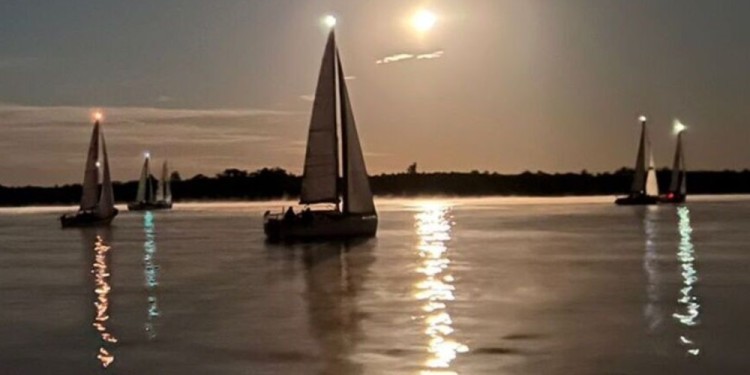 UN CLÁSICO. La regata nocturna abrirá la temporada de competencias.