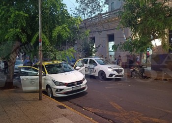 Un taxista se descompensó y murió en pleno centro posadeño