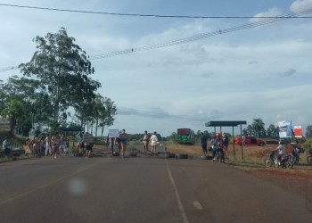 Vecinos del barrio El Porvenir II cortan calles por la falta de agua