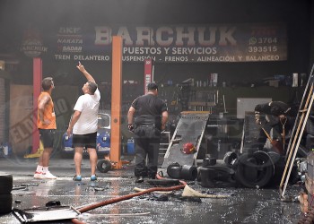 Importantes daños en el taller de repuestos y preparación de autos de carrera