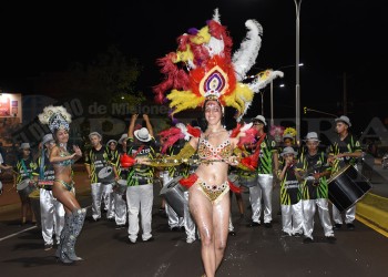 Posadas se lució en la primera noche de carnaval