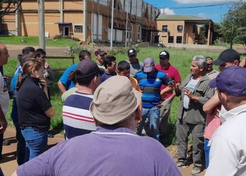 Montaron guardia en la citrícola y aguardan una respuesta urgente