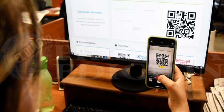 CON CÓDIGO QR. Los docentes podrán cargar los cursos y postítulos que realicen en el año.