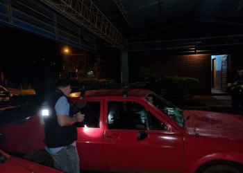 Corrió a tiros a los vecinos por reclamarle una deuda