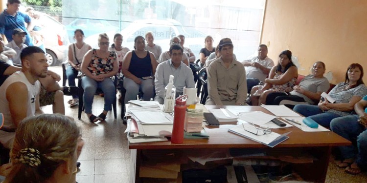 ASAMBLEA. En el encuentro acordaron la medida para conocer su situación.