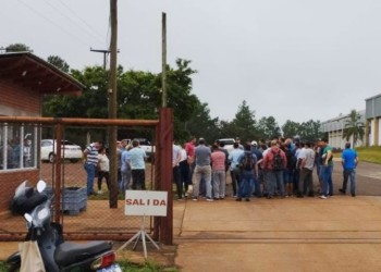 Trabajadores citrícolas de Alem reclaman haberes atrasados