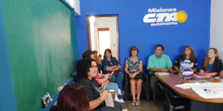MESA DE TRABAJO. Hugo Godoy se reunió con dirigentes de Misiones.