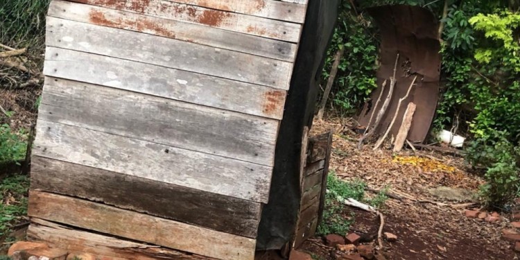 LA AYUDA. Piden colaboración para que tenga un baño en su casa.